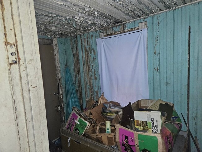 Building Photo - 2424 Broadway St