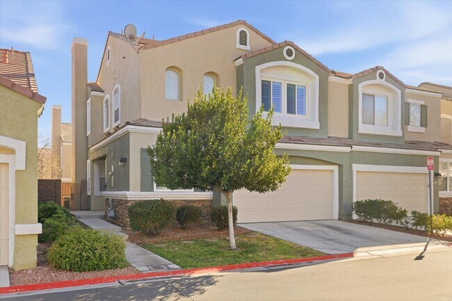 Building Photo - 972 Prestwick St