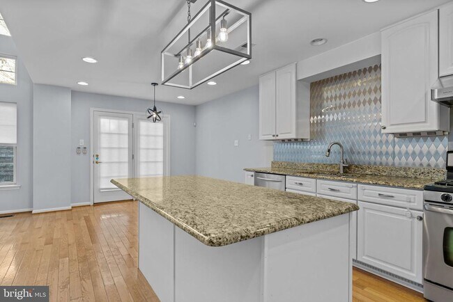 Building Photo - 61 Sunrise Ct