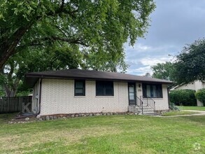 Building Photo - 255 Waukee Ave