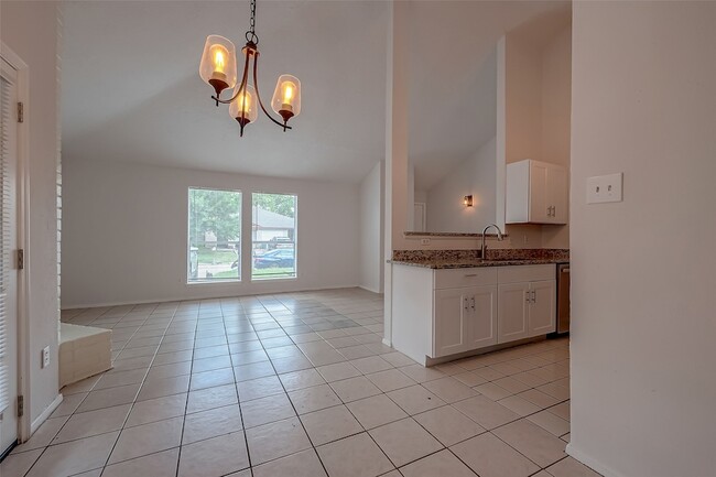 Building Photo - 11009 Crenchrus Ct