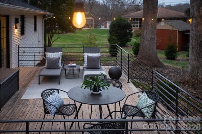 Building Photo - 3945 Rockfern Rd