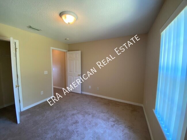 Building Photo - 6846 Fernandina Rd