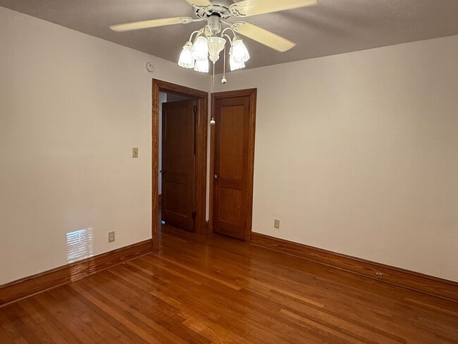 Building Photo - One Level Home! 3or 4 bedroom 1 bath with extra-large den, garage and extra storage on almost an ...