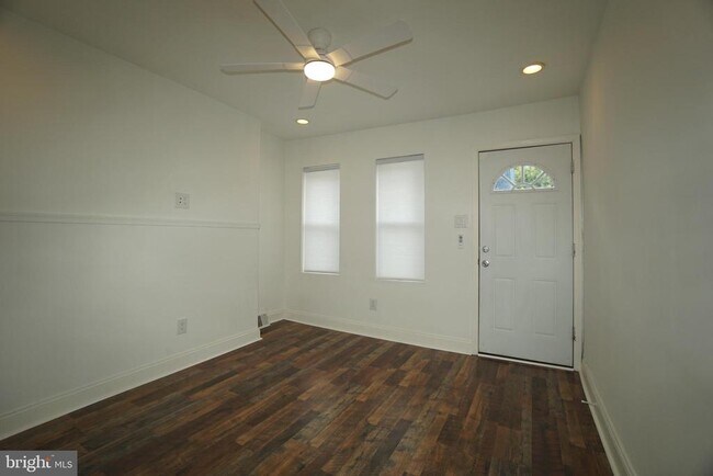 Building Photo - 539 Turner St