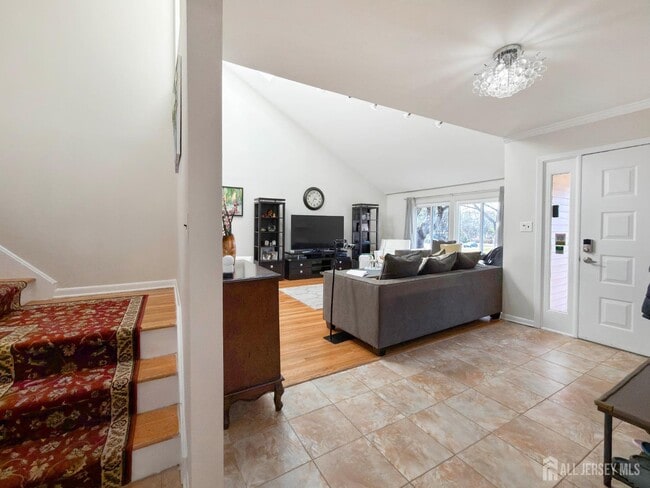 Building Photo - 592 Cabot Hill Rd