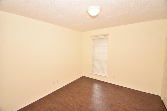 Building Photo - 431 Applewhite Dr