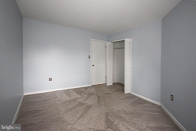 Building Photo - 3801 Ski Lodge Dr