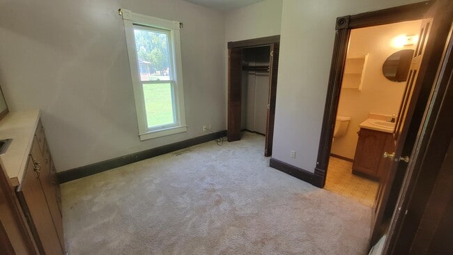 Building Photo - 410 Cottage Ave