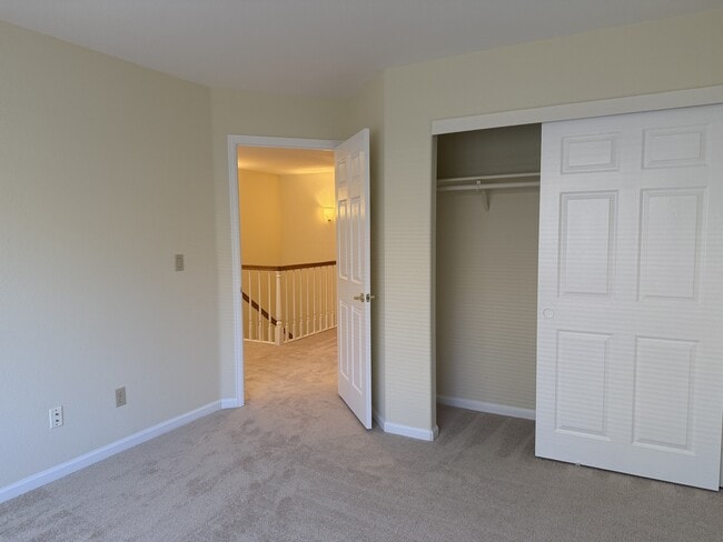 Building Photo - 538 Mill River Ln