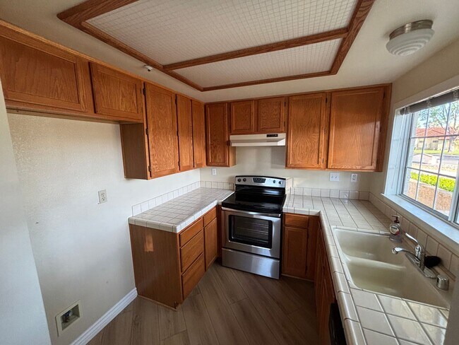 Building Photo - 2 BEDROOM IN 55+ COMMUNITY OF JESS RANCH