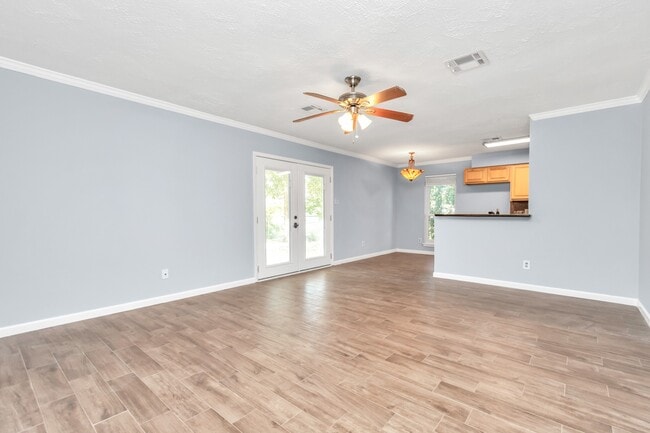 Building Photo - 13627 Greenridge Dr