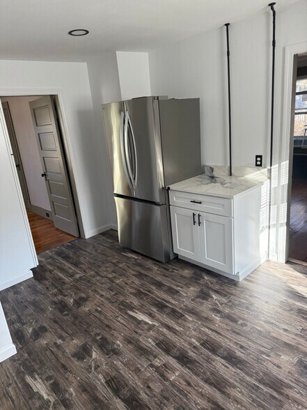 Building Photo - 3 Keller Ave