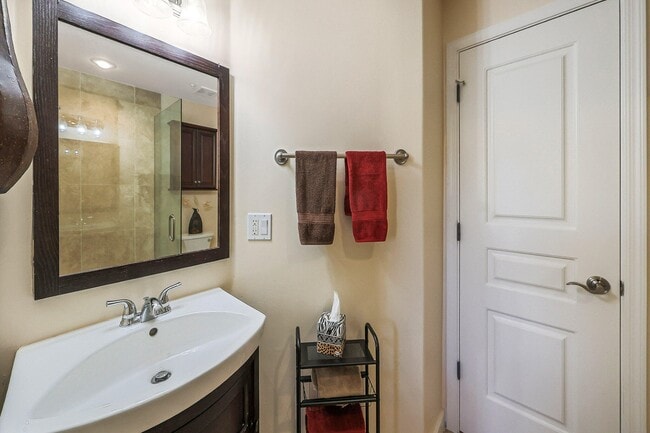 Building Photo - 7639 E Indian Bend Rd