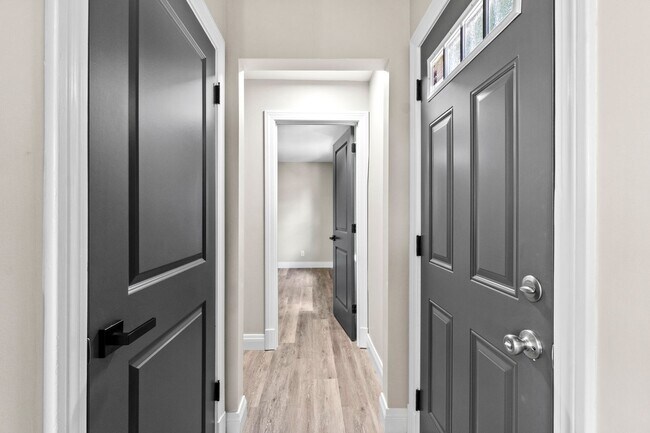 Building Photo - For Sale or Rent – Fully Renovated Stone R...
