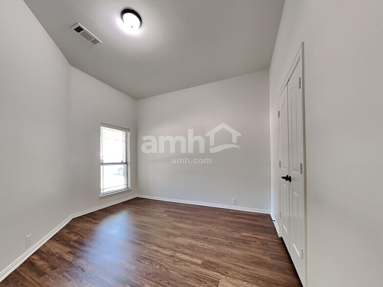 Building Photo - 820 Cheryl St