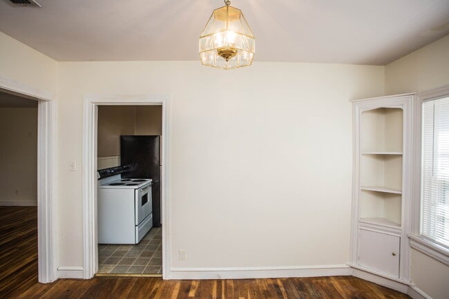 Building Photo - Pre Lease this Tech Terrace Beauty