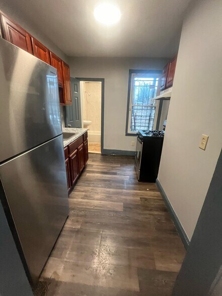 44 4th St 1R - 42 4th St