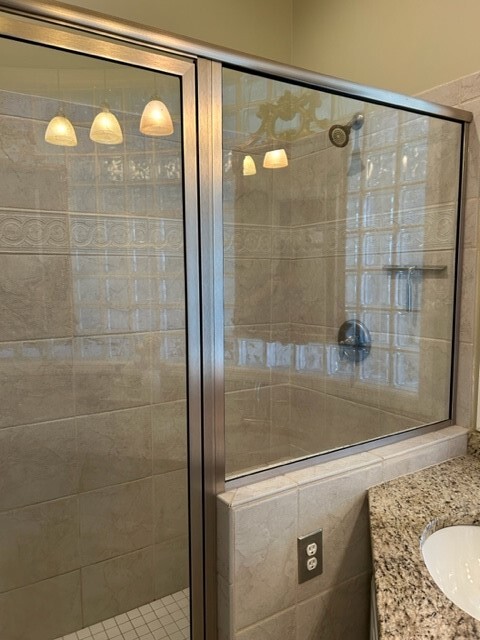 Master Shower - 417 Evans St