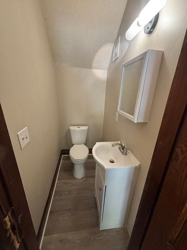 Building Photo - 361 E Northwood Ave