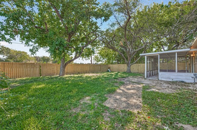 Building Photo - 4123 Cedar Gardens Dr