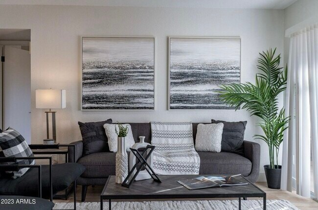 Building Photo - 4608 W Maryland Ave