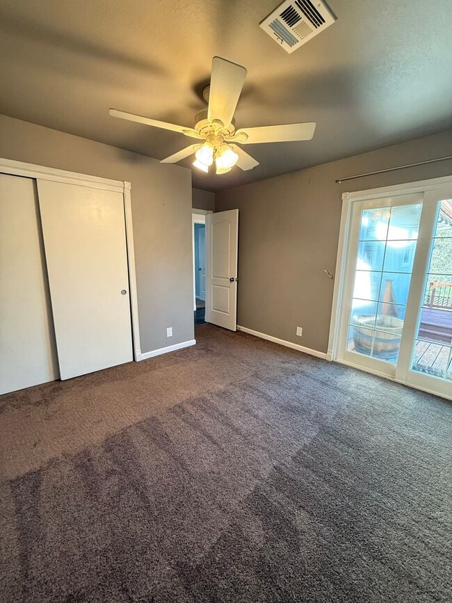 Building Photo - Beautiful 3 Bedroom 2 Bath Single Family Home AVAILABLE NOW!!