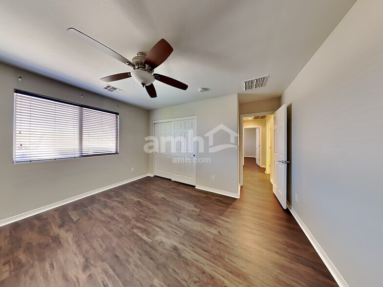 Building Photo - 2542 W Cordia Ln