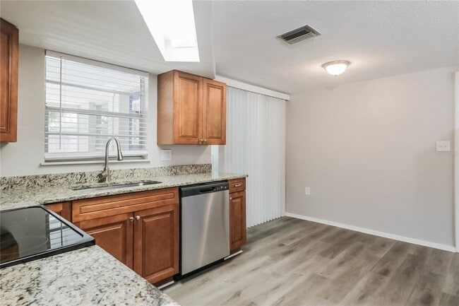 Building Photo - 7224 Parrot Dr