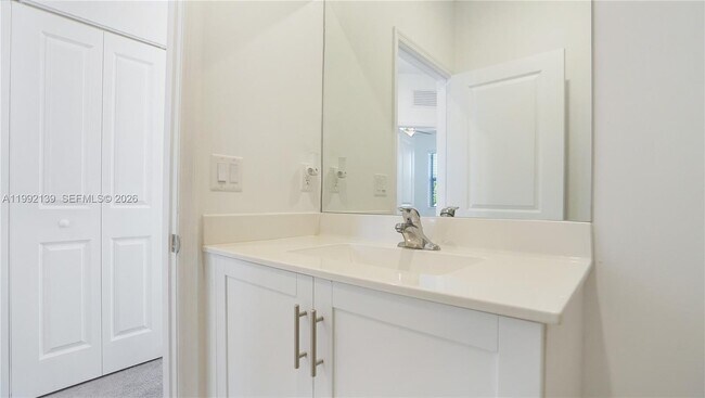 Building Photo - 2676 SE 12th St