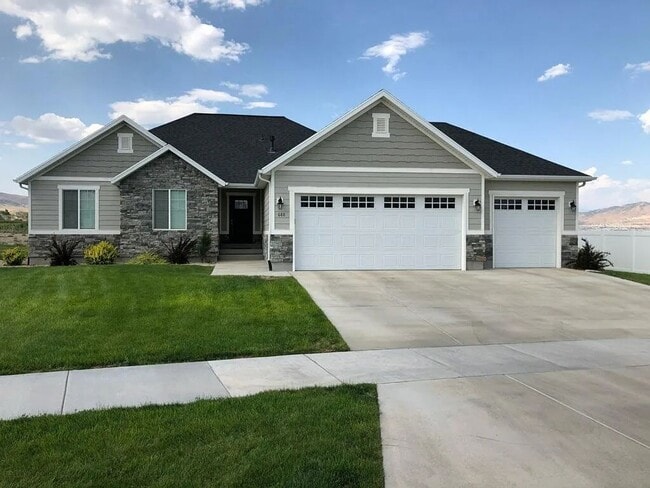 Building Photo - Saratoga Springs Home