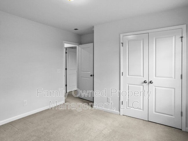 Building Photo - 209 Firewheel Ct