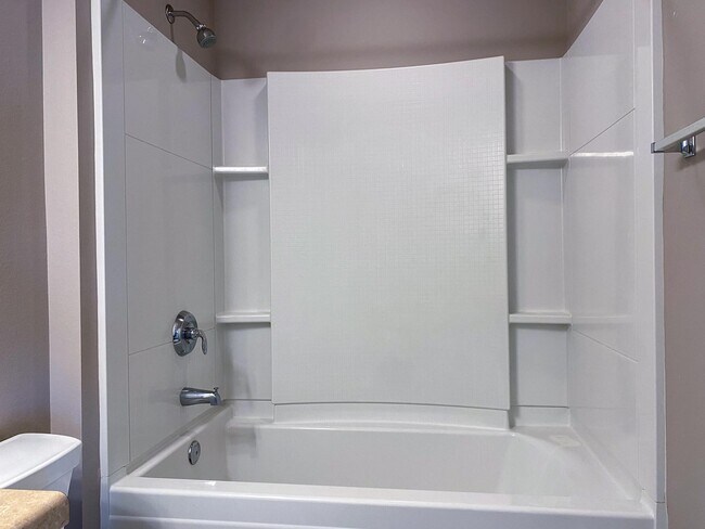 Building Photo - 9626 Sweet Autumn Dr