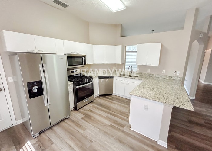 Building Photo - 815 Via Del Sol Dr