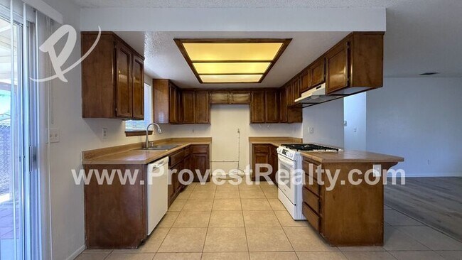Building Photo - 12780 Redwing Rd