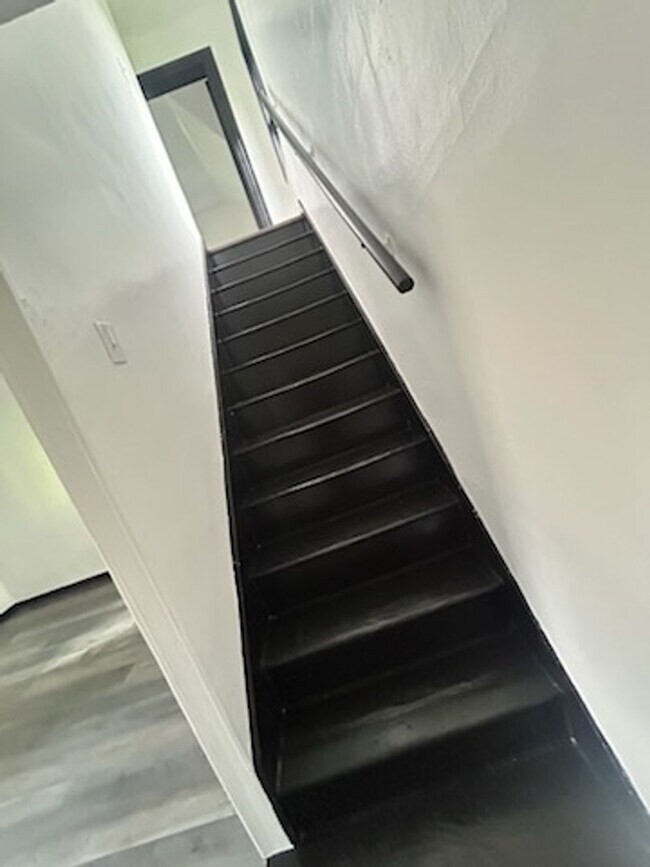 Building Photo - Newly Update 3 bedroom 1 bath house for rent in Port Vue!