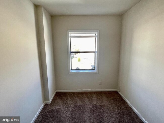 Building Photo - 200 Chesterfield Ln