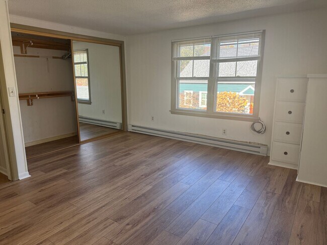 Building Photo - 3 Bedroom home in Lebanon