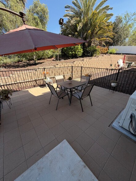 Building Photo - 1946 Monte Vista Dr