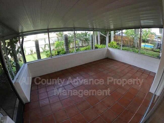 Building Photo - 311 Shore Dr E