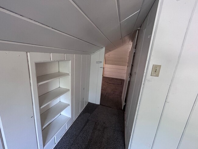 Building Photo - 3bd 2 ba home, great location