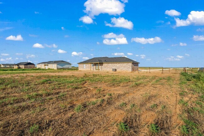 Building Photo - Country Living In Roosevelt ISD!