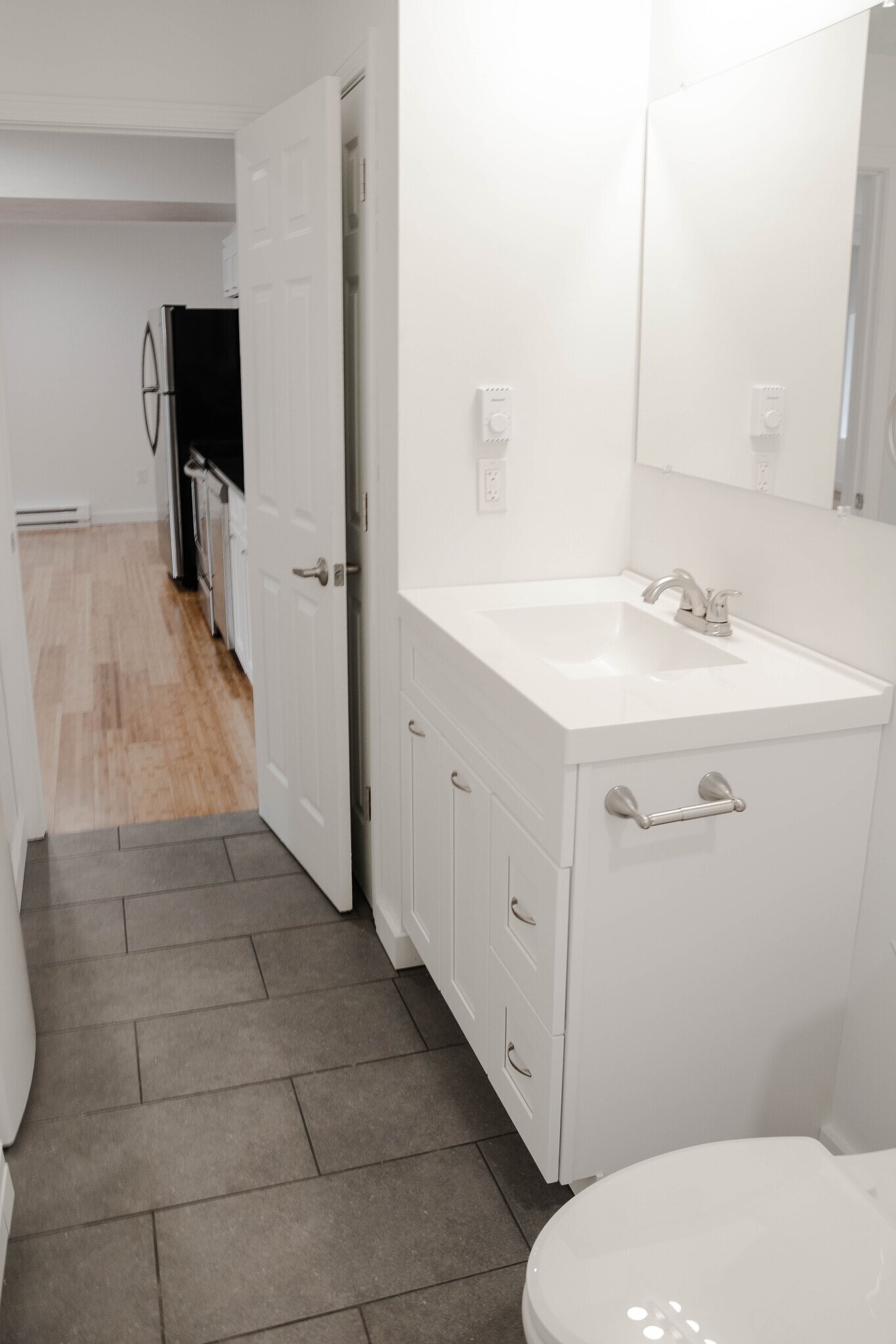 Building Photo - 541 Main St