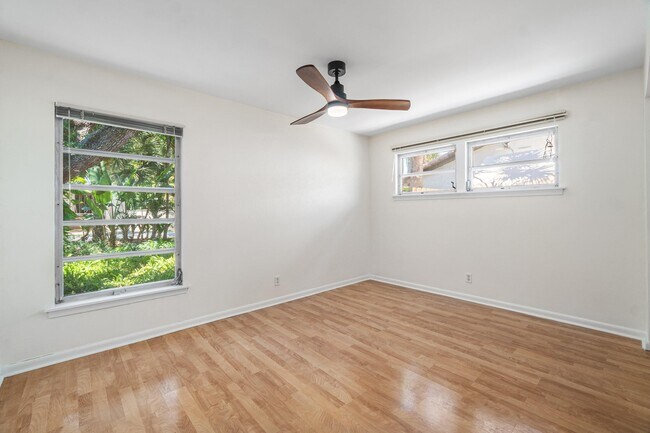 Building Photo - 1051 SW 21st St