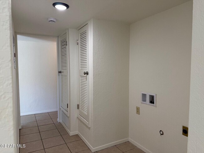 Building Photo - 293 Atlantic Rd