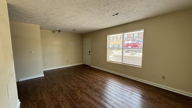 Building Photo - 133 Clover Valley Cir