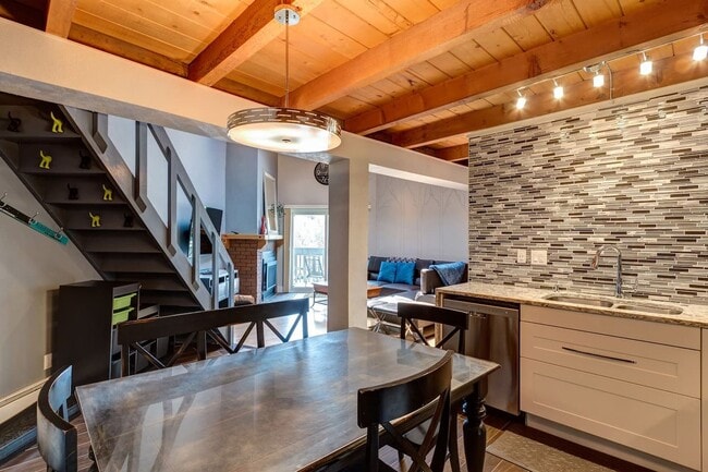 Building Photo - Large 2 BR + Loft in Wildernest (Sleeps li...