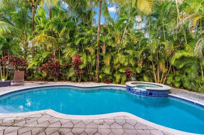 Building Photo - 10775 Blue Palm St