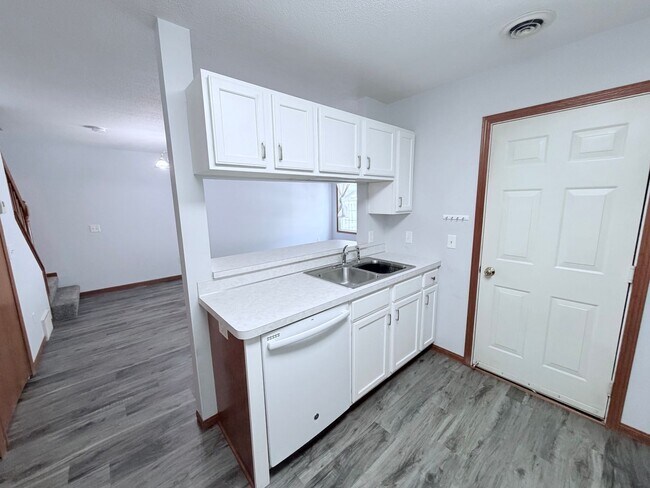 Building Photo - 393 Leeward Trail