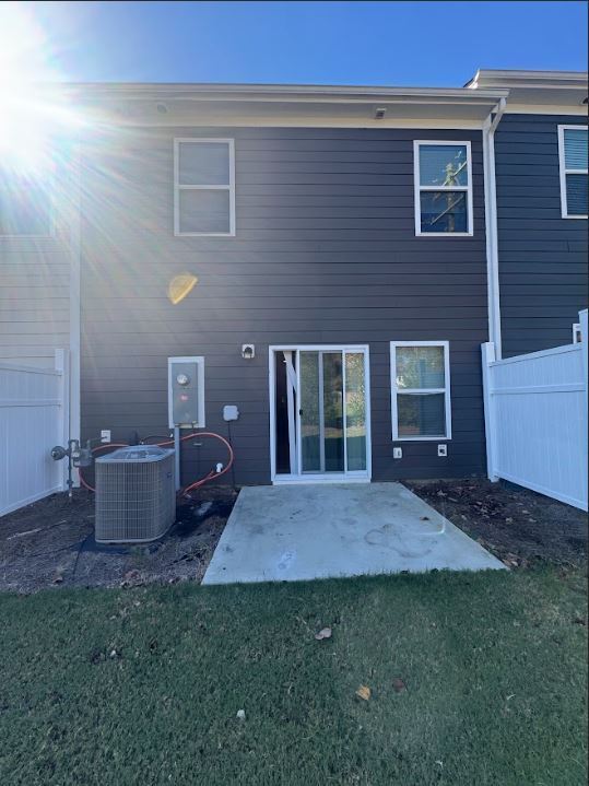 Building Photo - Beautiful 3 Beds 2.5 Baths Home in Charlotte!